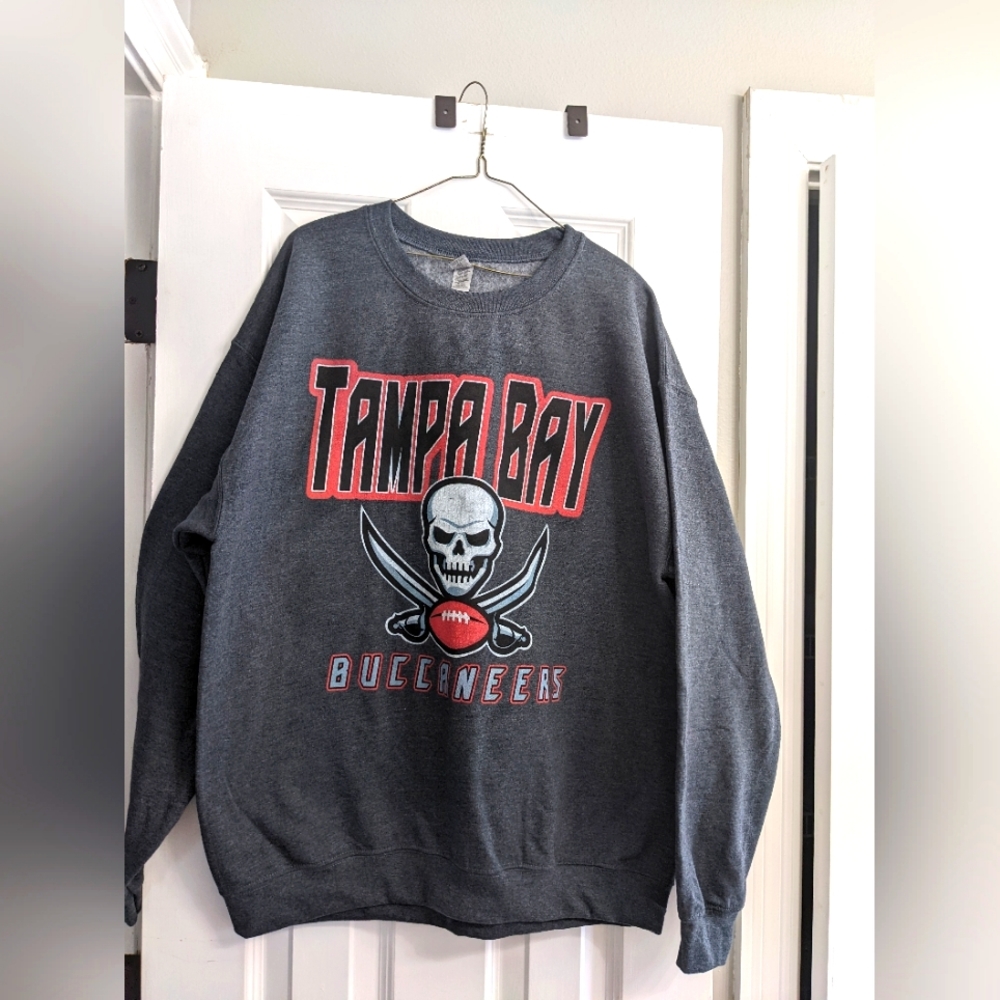 Tampa Bay Buccaneers sweatshirt
